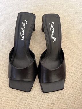 L'INTERVALLE Black Square-Toe Slide Mules